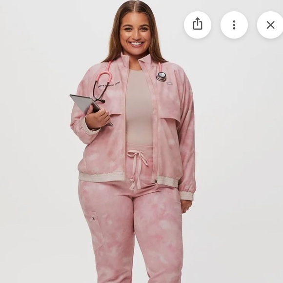 NWT FIGS Women’s Sydney Performancr Scrub Jacket- Marbled Rose Sydney- XS - Picture 2 of 6